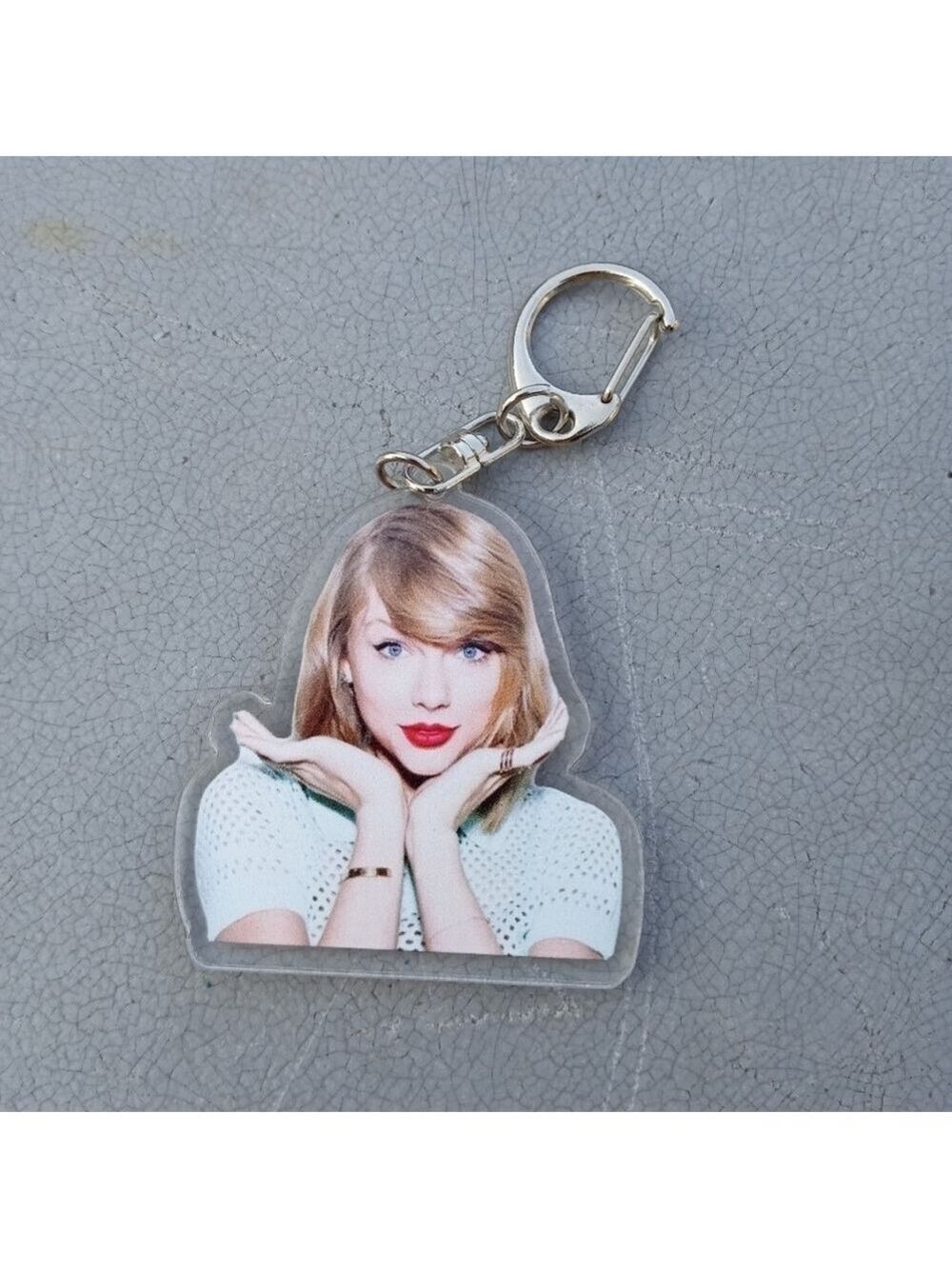 🆓 Free W/Purchase Taylor Swift Acrylic Charm Keychain NWT style 1
